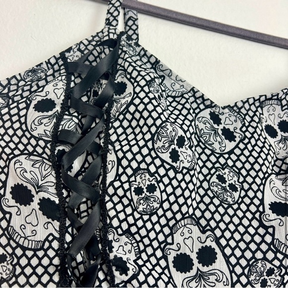 Tripp Corset Sugar Skull High Loe with liner - Picture 4 of 5